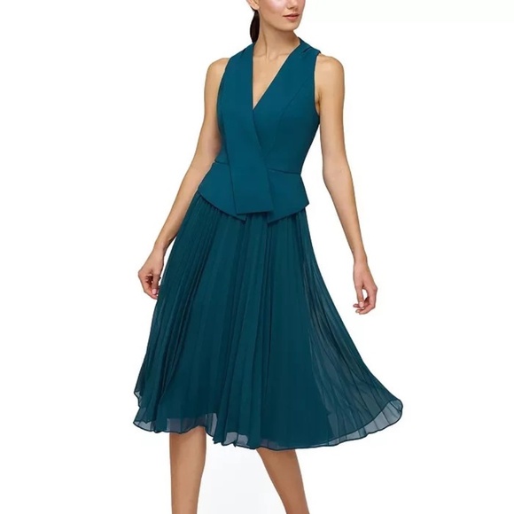 Unworn Kay Unger Orella Pleated Mixed Media Cocktail Dress in Ink - Picture 2 of 10